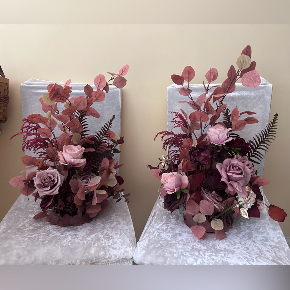 Ling's Moment - FREE-STANDING FLOWER ARRANGEMENTS IN BURGUNDY & DUSTY ROSE